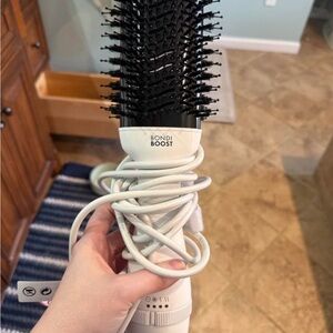 Bondi Boost White Hair Styling Brush